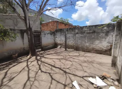 Casa com 5 quartos, 1 suíte, 4 banheiros no Centro de Itabaiana