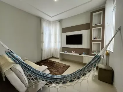 Casa de alto padrão com: 4 quartos, 1 suíte, no bairro Marianga (Chiara) em Itabaiana.