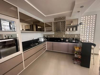 Casa de alto padrão financável no bairro Marianga (Chiara)