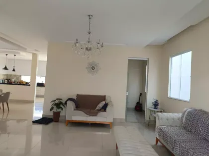 Casa no Condomínio Zilda com: 4 quartos, 3 suítes, no bairro Marianga (Chiara) em Itabaiana.