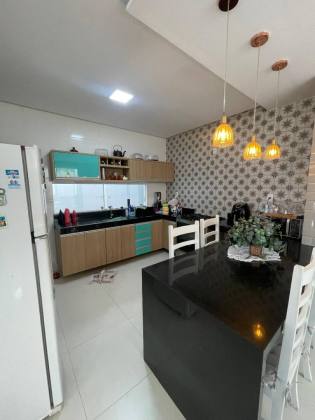 Casa de alto padrão com: 4 quartos, 1 suíte, no bairro Marianga (Chiara) em Itabaiana.