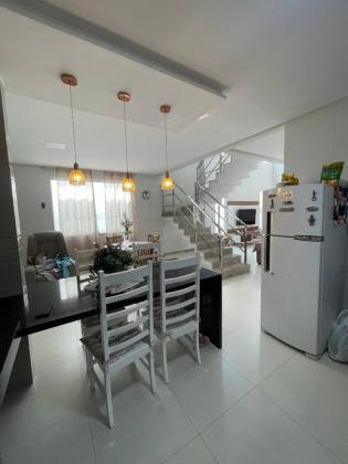Casa de alto padrão com: 4 quartos, 1 suíte, no bairro Marianga (Chiara) em Itabaiana.