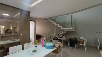 Casa de alto padrão com 4 quartos, 3 suítes, no bairro Anízio Amâncio de Oliveira em Itabaiana.