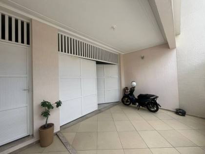 Casa com: 4 quartos, 1 suíte, piscina, área gourmet, e muito mais! E excelente localização no Centro de Itabaiana.
