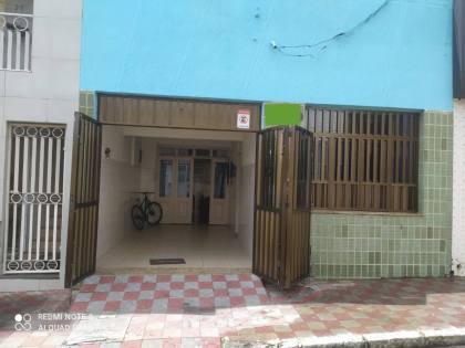 Casa com: 6 quartos, 2 suítes, no Centro de Itabaiana.