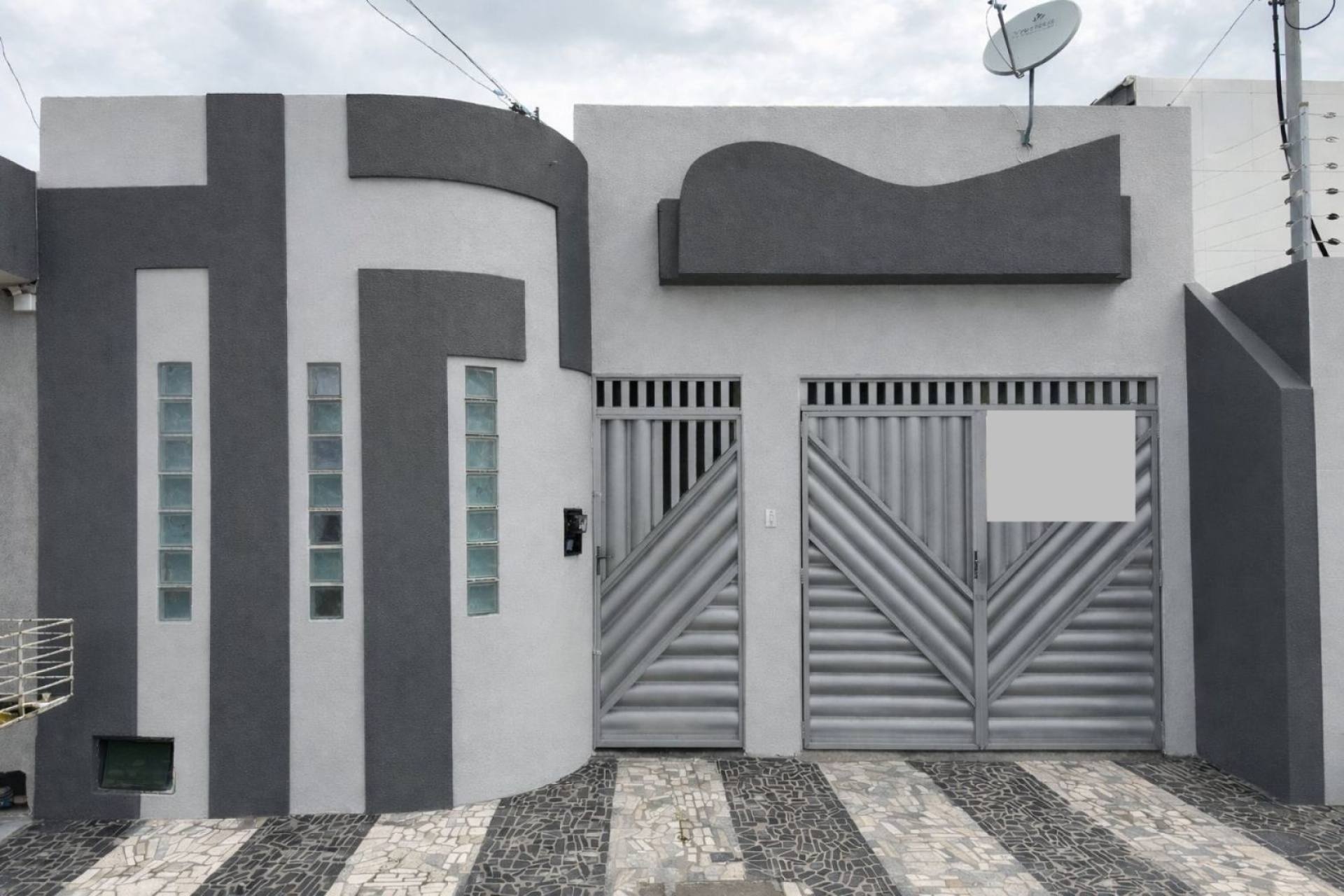 Casa Ampla e confortável, com 4 quartos, e 1 suíte. No bairro Miguel Teles de Mendonça em Itabaiana