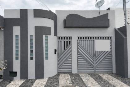 Casa Ampla e confortável, com 4 quartos, e 1 suíte. No bairro Miguel Teles de Mendonça em Itabaiana