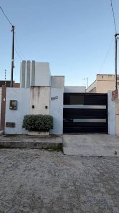 Imóvel financiável, com: 2 quartos, 1 suíte, e muito mais! No bairro Miguel Teles de Mendonça em Itabaiana