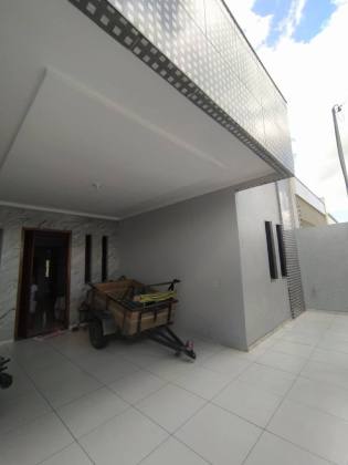 Casa perto do shopping, com 3 quartos, 1 suíte, no bairro Oviedo Teixeira em Itabaiana