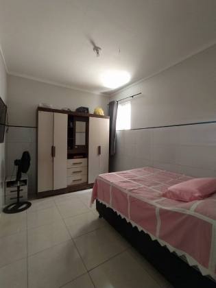 Casa perto do shopping, com 3 quartos, 1 suíte, no bairro Oviedo Teixeira em Itabaiana