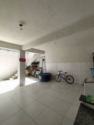 Casa perto do shopping, com 3 quartos, 1 suíte, no bairro Oviedo Teixeira em Itabaiana