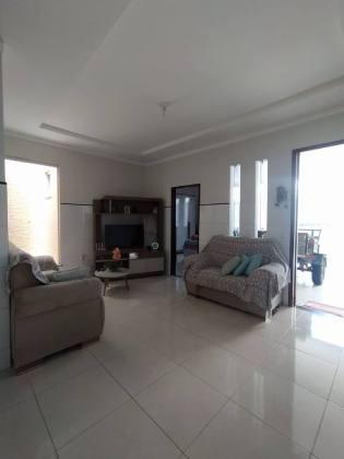Casa perto do shopping, com 3 quartos, 1 suíte, no bairro Oviedo Teixeira em Itabaiana