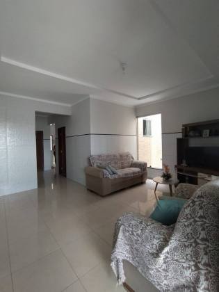 Casa perto do shopping, com 3 quartos, 1 suíte, no bairro Oviedo Teixeira em Itabaiana