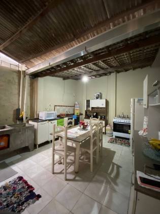 Casa com fácil acesso ao comércio no Centro de Itabaiana