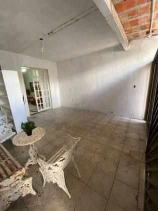 Casa ideal para famílias grandes com 5 quartos, 3 suítes, e muito mais! No bairro Serrano em Itabaiana