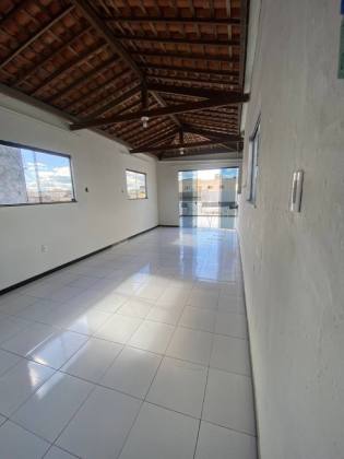 Casa ideal para famílias grandes com 5 quartos, 3 suítes, e muito mais! No bairro Serrano em Itabaiana