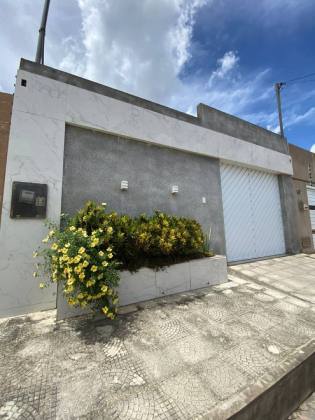 Casa Mobiliada com 4 quartos, 3 suítes, piscina, e muito mais! No bairro Marcela em Itabaiana