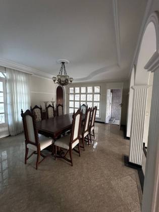 Casa de alto padrão e ótima localização no Centro de Itabaiana