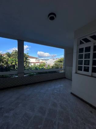 Casa de alto padrão e ótima localização no Centro de Itabaiana