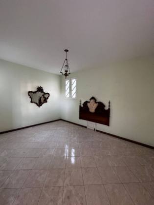 Casa de alto padrão e ótima localização no Centro de Itabaiana