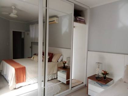 Casa sofisticada e mobiliada, com 6 quartos, 5 banheiros, 4 vagas de garagem, e muito mais! No bairro Serrano em Itabaiana