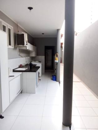 Casa sofisticada e mobiliada, com 6 quartos, 5 banheiros, 4 vagas de garagem, e muito mais! No bairro Serrano em Itabaiana