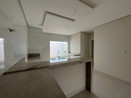 Casa no condomínio Portal do Lago com 3 quartos, 1 suíte, e piscina! No bairro Bananeira em Itabaiana