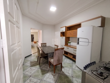 Oportunidade Dupla na Avenida Walter Franco! Prédio com Ponto Comercial e Ampla Residência