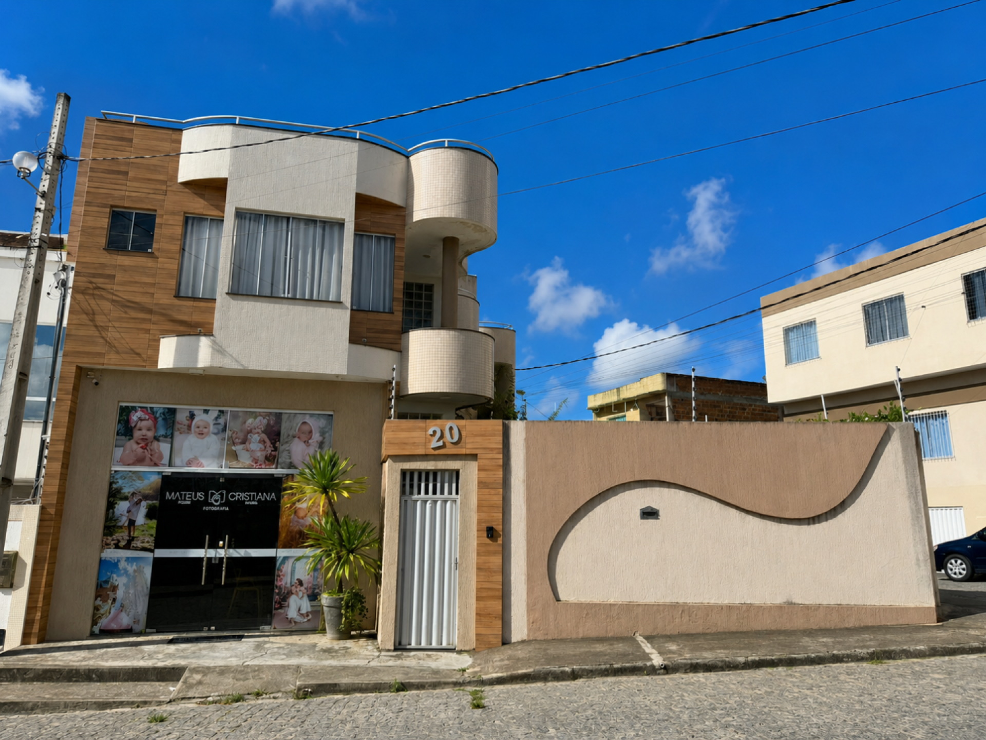 Casa financiável, com piscina, jacuzzi, e muito mais! No bairro Serrano