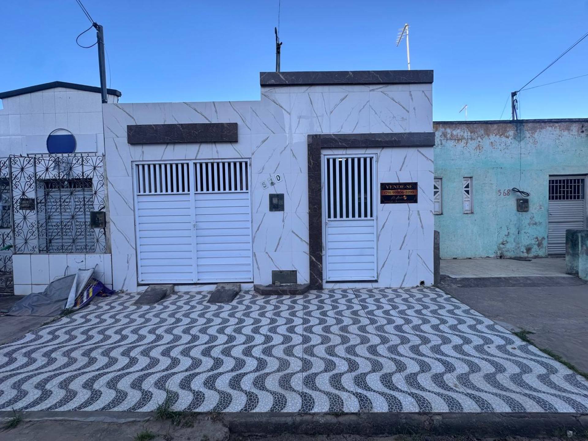 Casa Mobiliada, com 4 quartos, 3 banheiros, e 1 suíte. No bairro Rotary Club, próximo a panificação Peti preço