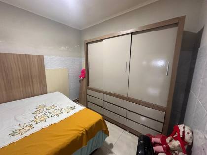 Casa Mobiliada, com 4 quartos, 3 banheiros, e 1 suíte. No bairro Rotary Club, próximo a panificação Peti preço