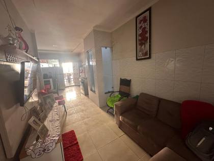 Casa Mobiliada, com 4 quartos, 3 banheiros, e 1 suíte. No bairro Rotary Club, próximo a panificação Peti preço