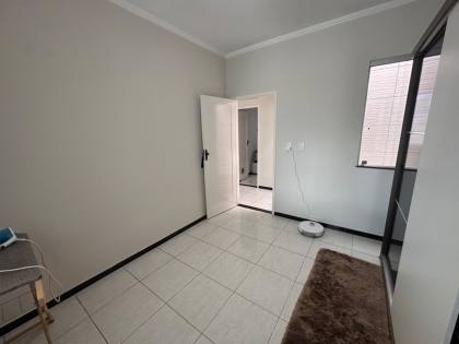 Imóvel amplo, perto do shopping peixoto.