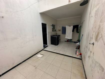 Imóvel amplo, perto do shopping peixoto.