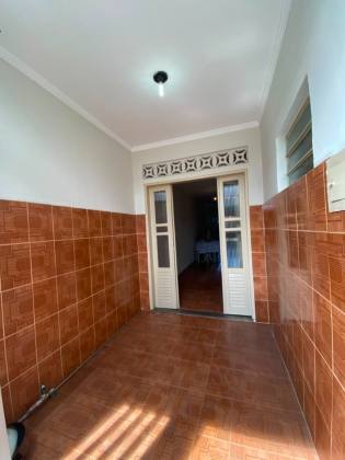 Casa ampla no bairro São Cristóvão, próximo ao Colégio Nestor Carvalho, e Galego do peixe