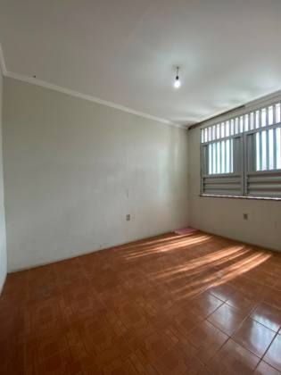 Casa ampla no bairro São Cristóvão, próximo ao Colégio Nestor Carvalho, e Galego do peixe