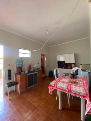 Casa ampla no bairro São Cristóvão, próximo ao Colégio Nestor Carvalho, e Galego do peixe