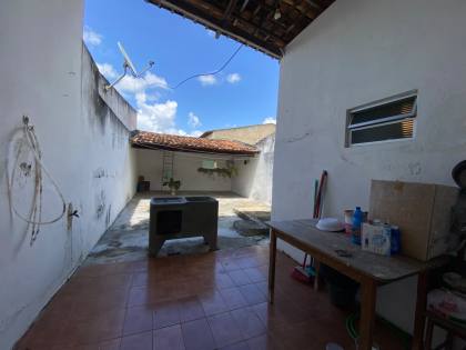 Casa ampla no bairro São Cristóvão, próximo ao Colégio Nestor Carvalho, e Galego do peixe