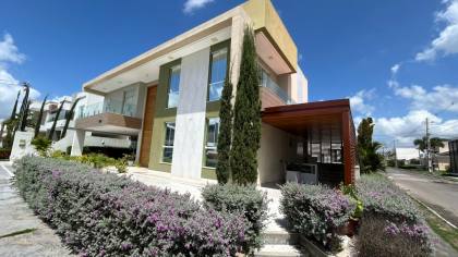 Casa de alto padrão, no Condomínio Chiara Lubich!