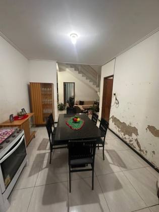Imóvel com 2 pavimentos, 4 quartos, 3 suítes e muito mais! No Sitio Porto próximo a Gubiraba