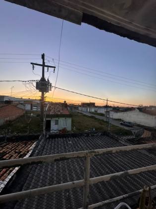 Imóvel com 2 pavimentos, 4 quartos, 3 suítes e muito mais! No Sitio Porto próximo a Gubiraba