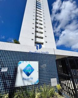 Apartamento com 2 Quartos e 1 Suíte para Alugar no Barro Duro, Maceió