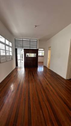 Casa no Centro com excelente potencial comercial e residencial