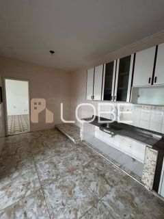 Casa Ampla com excelente potencial comercial e residencial - Aeroporto