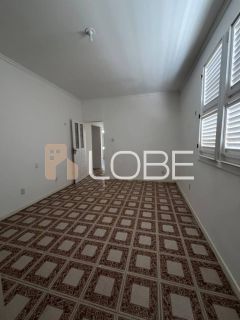 Casa Ampla com excelente potencial comercial e residencial - Aeroporto