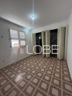 Casa Ampla com excelente potencial comercial e residencial - Aeroporto