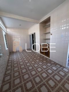 Casa Ampla com excelente potencial comercial e residencial - Aeroporto