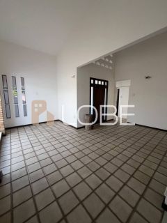 Casa Ampla com excelente potencial comercial e residencial - Aeroporto