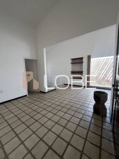 Casa Ampla com excelente potencial comercial e residencial - Aeroporto