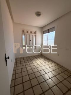 Casa Ampla com excelente potencial comercial e residencial - Aeroporto